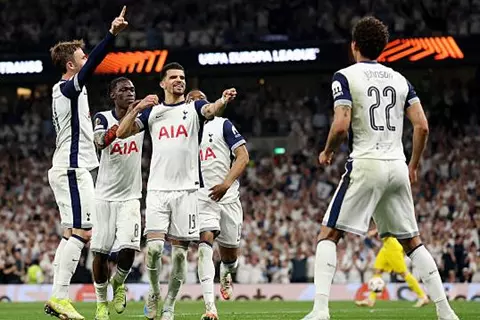 فنربخشة يتحرك لضم لاعب توتنهام